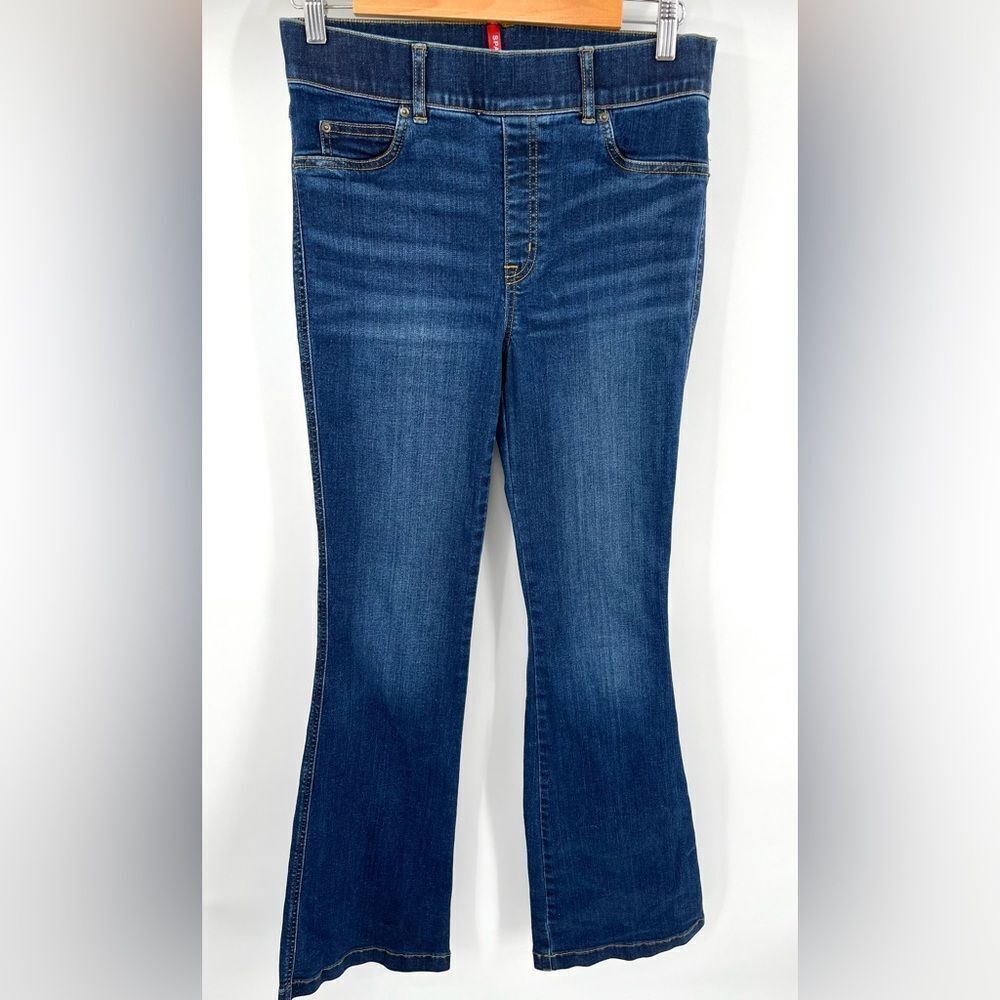 Spanx women’s dark blue pull on dark wash slimming flare denim jean size M